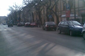 Nepropisno parkiranje u Štrosmajerovoj