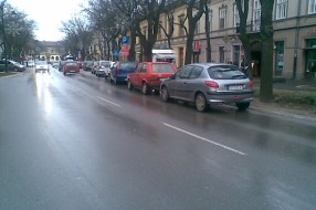Nepropisno parkiranje u Štrosmajerovoj