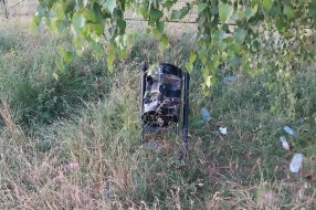 Dečje igralište u Malom Bajmoku zaraslo u travu