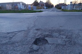 Udarne rupe u Batinskoj ulici