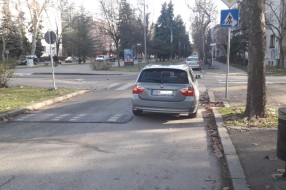 Zaobilaženje "ležećih policajaca" na Radijalcu