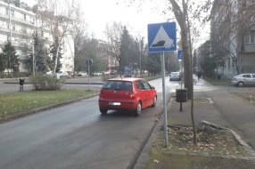 Zaobilaženje "ležećih policajaca" na Radijalcu