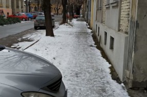 Neočišćeni trotoari