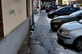 Neočišćeni trotoari