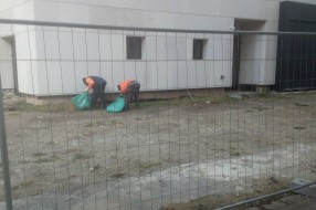Mala deponija iza pozorišta u centru
