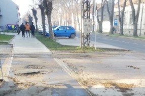 Udarne rupe u Ulici Bartola Kašića