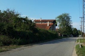 Bez trotoara u Kireškoj ulici