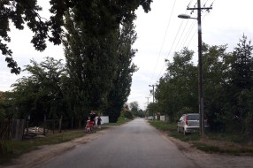 Bez trotoara u Kireškoj ulici