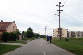 Bez trotoara u Kireškoj ulici