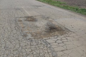 Apel nadležnim organima za saniranje rupa na Novosadskom putu (Palić)