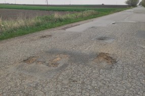 Apel nadležnim organima za saniranje rupa na Novosadskom putu (Palić)