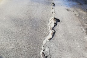 Uništen kolovoz na uglu ulica Svete Katarine i Gajeve
