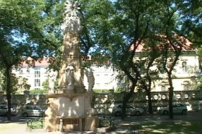 Spomenik Svetog trojstva na atraktivnijoj lokaciji