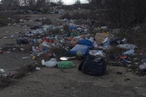 Svaki dan sve više smeća na ulicama u selu Gabrić