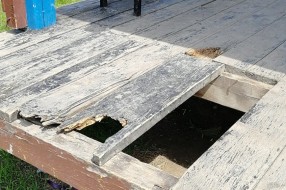 Dotrajao pod u kućici na brdu na Prozivci