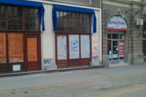 Ko će stati na kraj ruženju našeg grada? Plakati i divlje oglašavanje