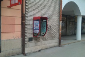 Ko će stati na kraj ruženju našeg grada? Plakati i divlje oglašavanje