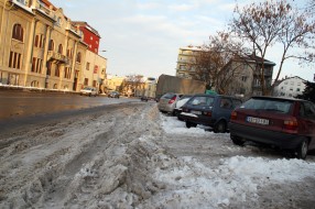 Neočišćena parking mesta
