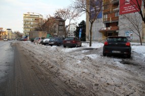Neočišćena parking mesta