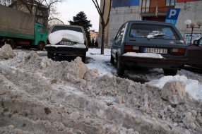 Neočišćena parking mesta