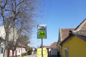 Škola i nedostatak saobraćajnih znakova