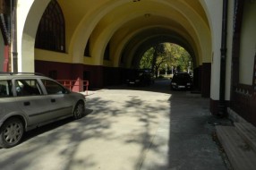 Palićki turizam (parkiranje na pešačkoj stazi)