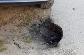 Rupa ispred škole u Trogirskoj ulici na Paliću
