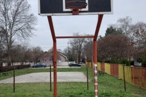 Modernizacija fudbalskog i košarkaškog terena u Malom Radanovcu