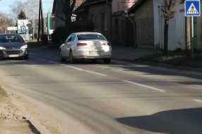 Nebezbedan pesacki prelaz u Bajnatskoj ulici