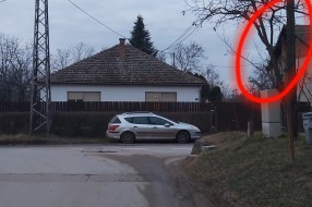 Nedostaje stop saobraćajni znak na uglu ulica Milutina Uskokovića i Titusa Dugovića