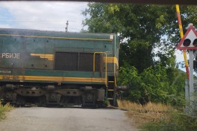 Neispravna rampa na pružnom prelazu u Koparskoj