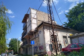 Čardak ni na nebu ni na zemlji u centru grada