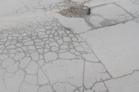 Tri ogromne rupe u Ulici Otmara Majera