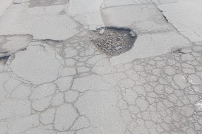 Tri ogromne rupe u Ulici Otmara Majera