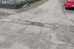 Udarna rupa u ulici Pere Tumbasa