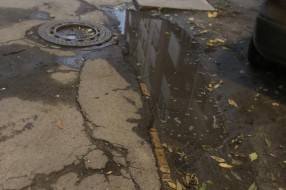 Kolovoz u Ulici Petra Lekovića (11-13) u lošem stanju