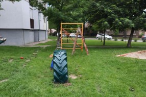 Dečje igralište na Karađorđevom putu u lošem stanju