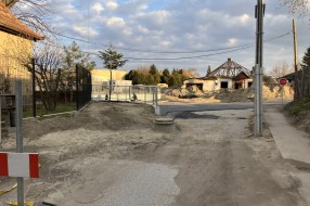 Neobezbeđena šahta na početku Bagremove ulice