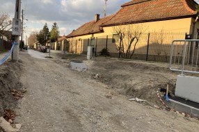 Neobezbeđena šahta na početku Bagremove ulice