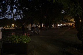 Mrkli mrak u centru grada na prostoru oko Plave fontane i okolnih pešačkih zona