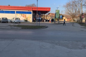 Pešački prelaz na Bajskom putu (kod Univerxporta)