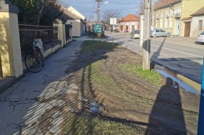 Ograničiti parkiranje ispred OŠ "Đuro Salaj"