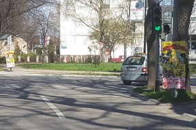 Postavljanje reklama dešavanja na saobraćajne znakove, semafore, stubove po celom gradu
