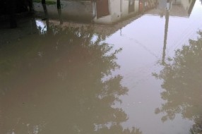 Poplava u Jasenovačkoj ulici zbog neasfaltiranog puta koji čekamo 25 godina!
