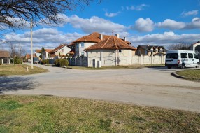 Bezbednost u saobraćaju školaraca u Malom Bajmoku?!