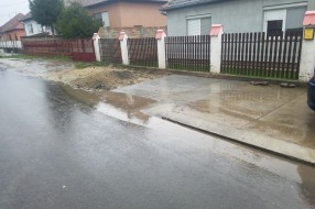 Loše urađen put u Mačvanskoj ulici