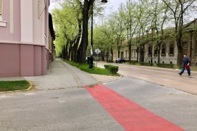 Crvene trake za bicikliste u ulici Braće Radić