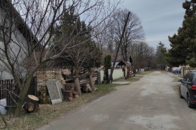 Nakrivljena bandera na Velikom Radanovcu