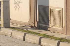 Vire strujni kablovi kod trafo stanice i ormara
