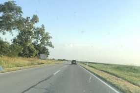 Nedostatak smerokaza i katadioptera na putu broj 100 (Subotica - Stari Žednik)